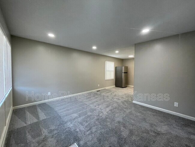 Foto del edificio - 7503 E 49th Terrace