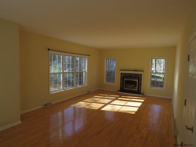 Building Photo - 656 Stark Terrace