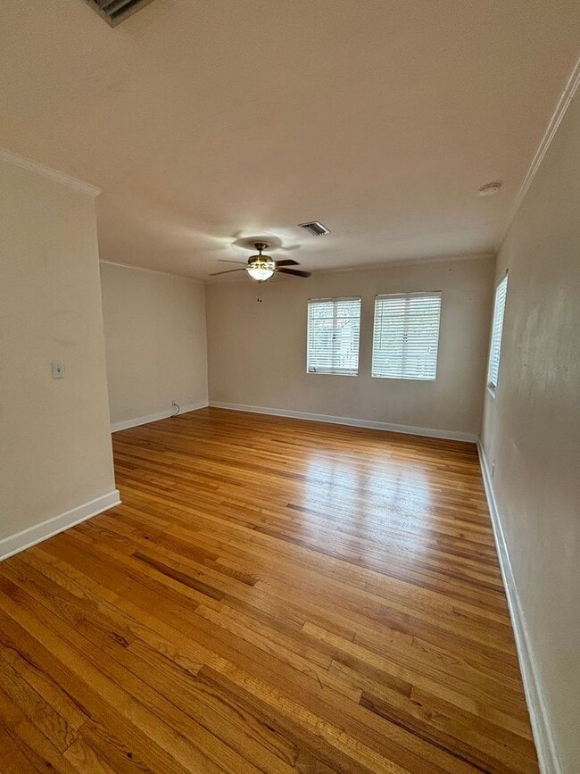 Photo - R1026 University Heights Apartment