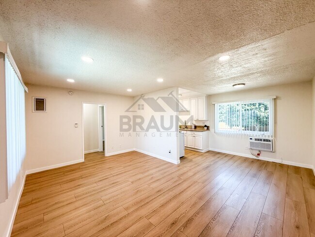 Foto del edificio - 6336 Tujunga Ave