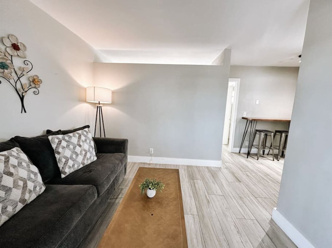 Foto principal - 50 Davie Blvd