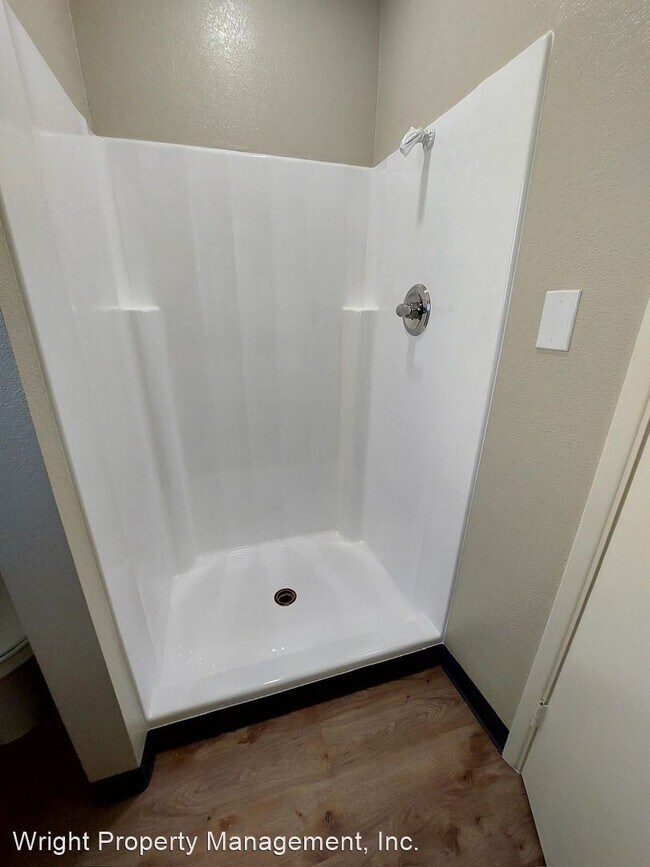 Foto del edificio - 4 br, 3 bath House - 3802 N. Earle Ave.