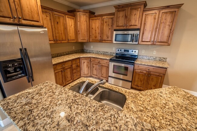 Building Photo - Italian Villages | 3- Bedroom Naples