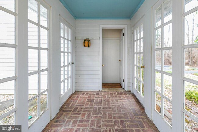 Foto del edificio - 607 Rosedale Rd