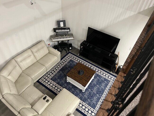 Foto del edificio - 1621 Blakely Pl