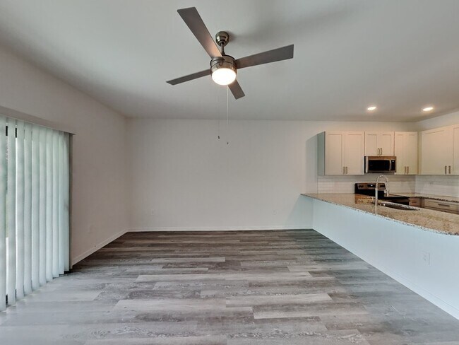 Foto del edificio - 615-617 SE 8th St