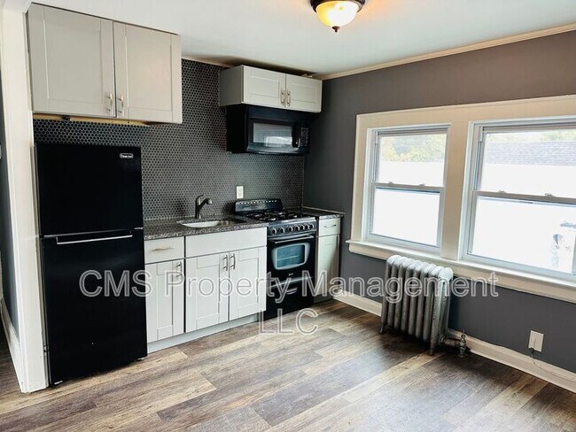 Photo - 301 E 9th Ave Apartment