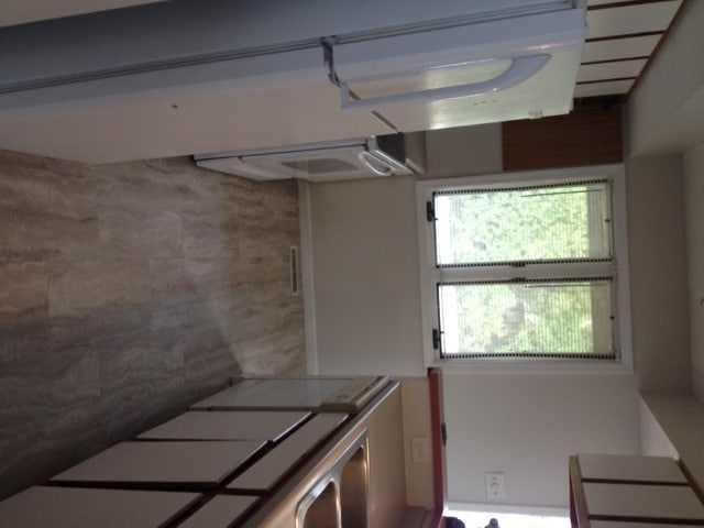 Building Photo - 1104 W Eads St