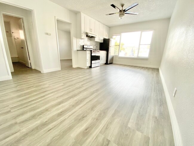 Building Photo - 141 S Normandie Ave