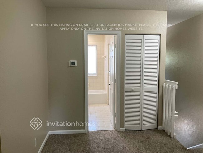 Building Photo - 2817 S Evergreen Cir