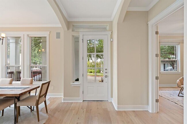Building Photo - 2602 Kinney Oaks Ct