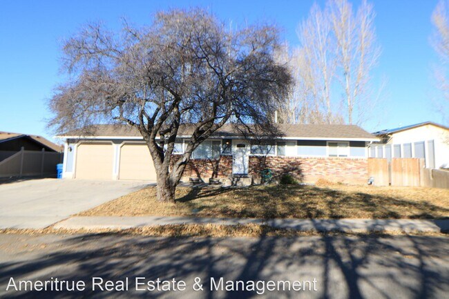 Building Photo - 5 br, 2 bath House - 705 Cherry Hill Dr.