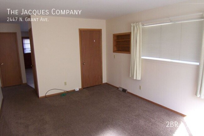 Foto del edificio - 2447 N Grant Ave