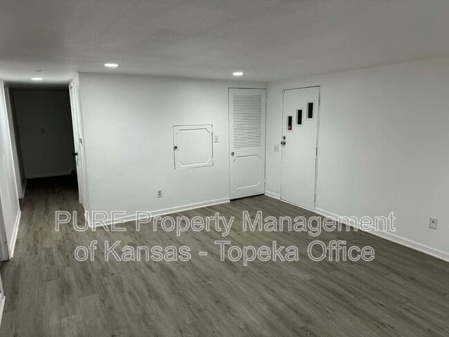 Building Photo - 9419 East 14th St S