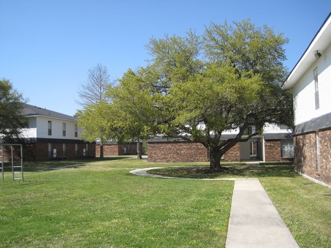 Foto del edificio - College Town Apartments