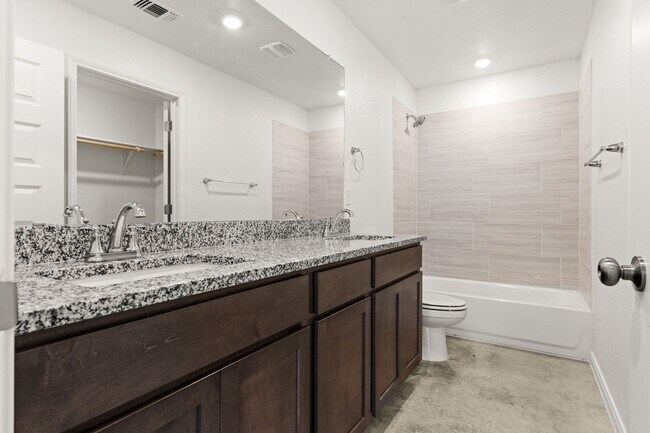 Foto del edificio - 906 Wax Myrtle Ct