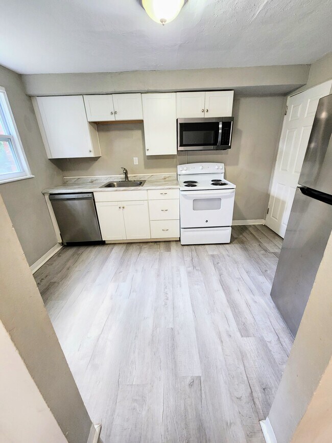 Building Photo - 456 Idlewood Rd