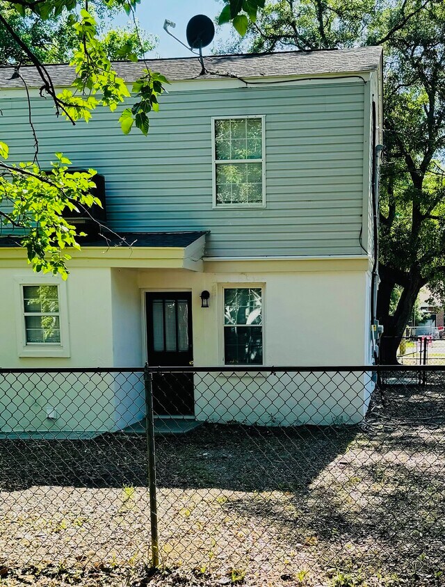 Foto principal - 5536 Flanders Ave