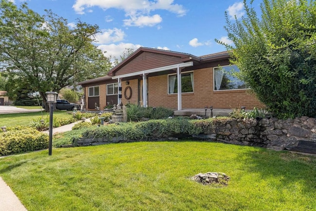 Building Photo - Single Family Home Close to SUU and Cedar High School