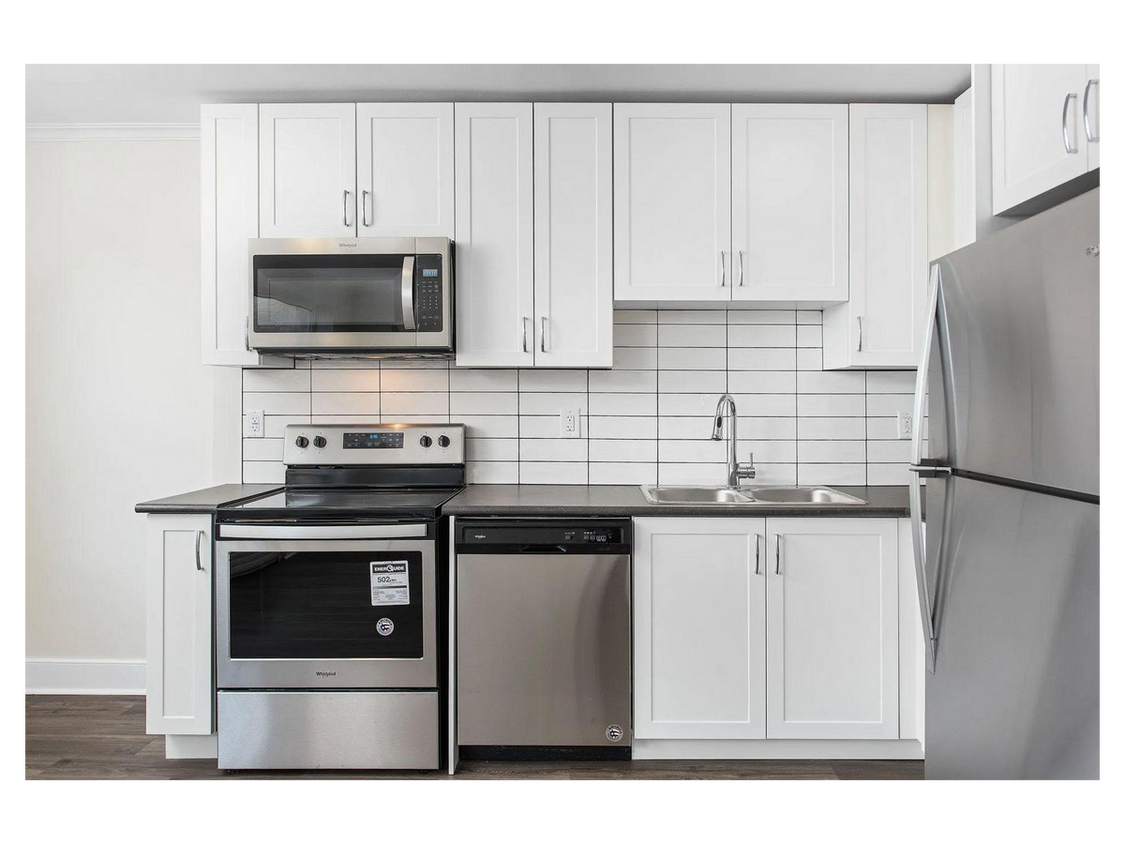 2278 Weston Rd Apartments 2278 Weston Rd Toronto, ON