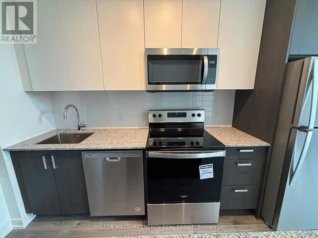 Building Photo - 1010 Dundas St E