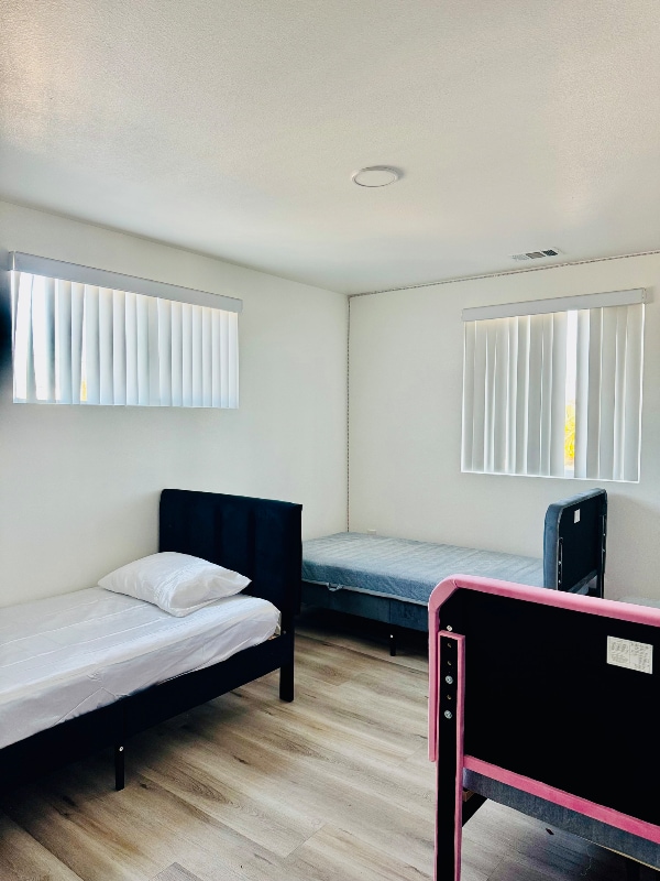 Photo - 217 E 29th St Townhome