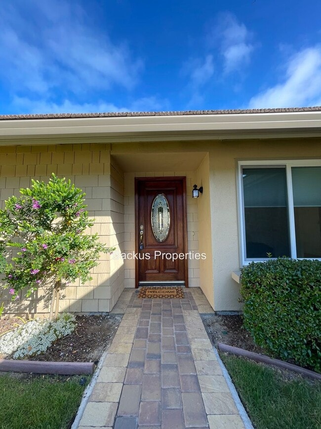 Foto del edificio - Recently remodeled three bedroom home in T...