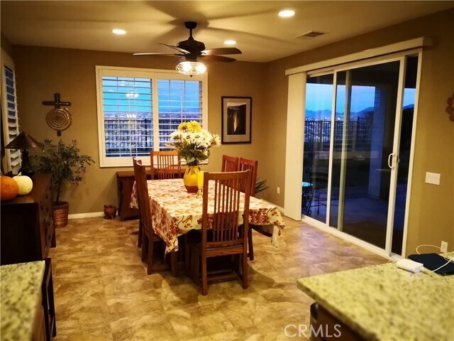 Foto del edificio - 28934 W Hills Dr