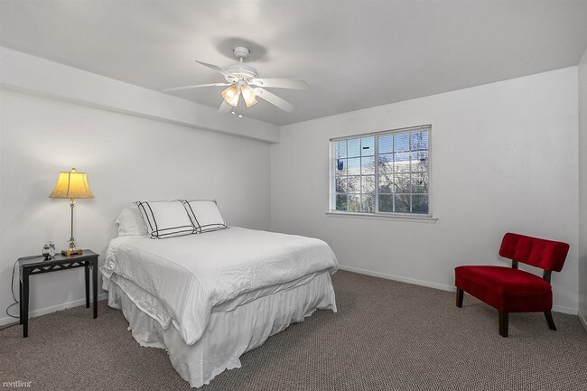 Building Photo - 1700 George Bush Dr