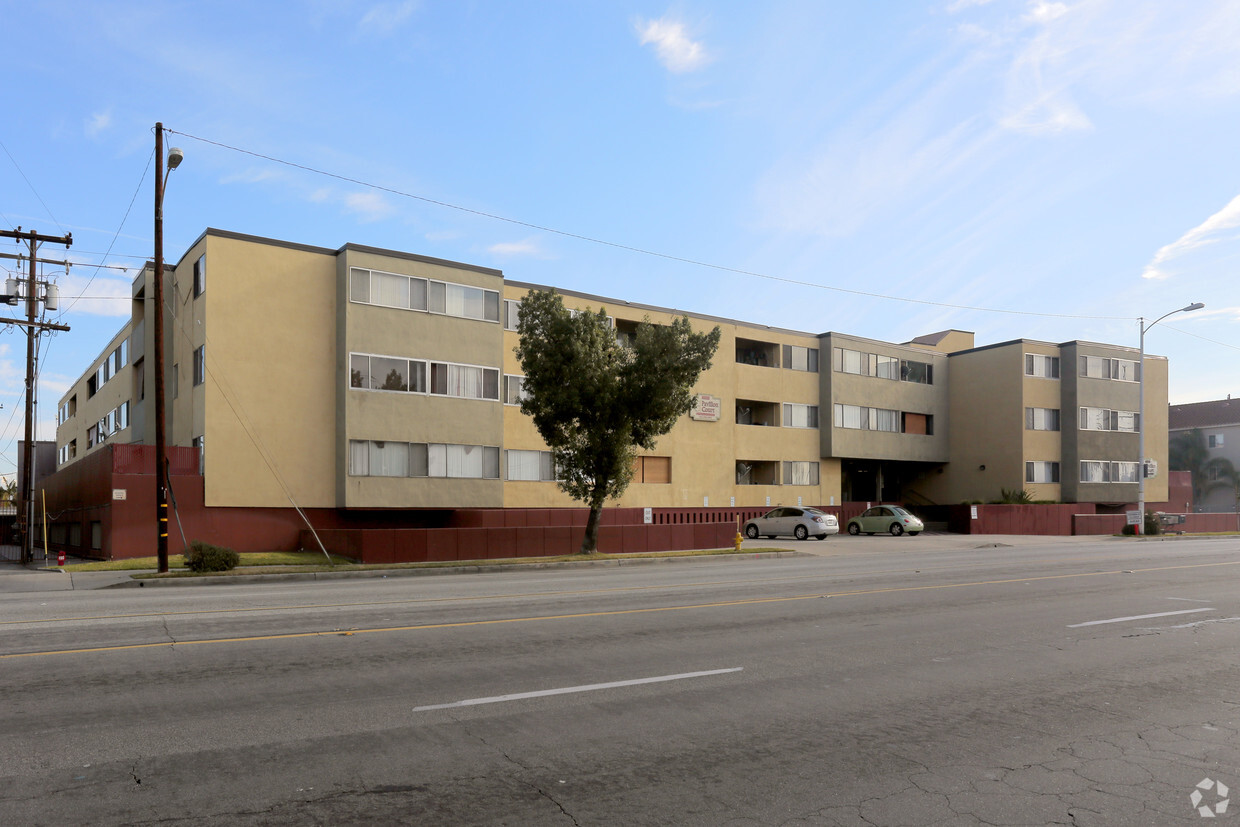 Building Photo - Pavillion Court Apartments