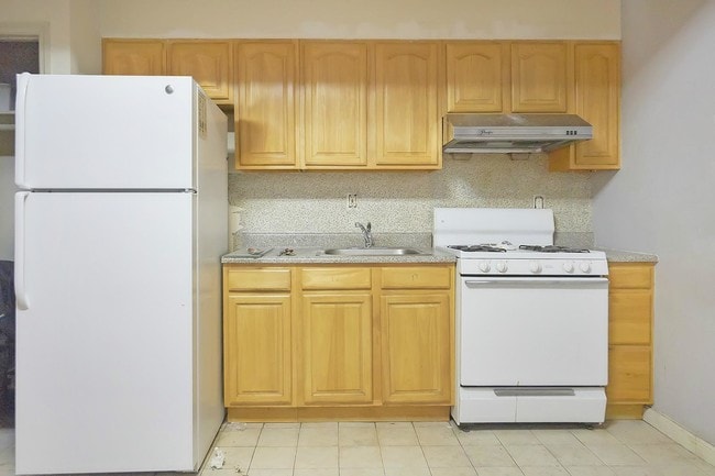 Building Photo - 153 E 108th St