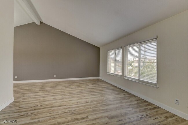 Building Photo - 1678 E Hacienda Ave