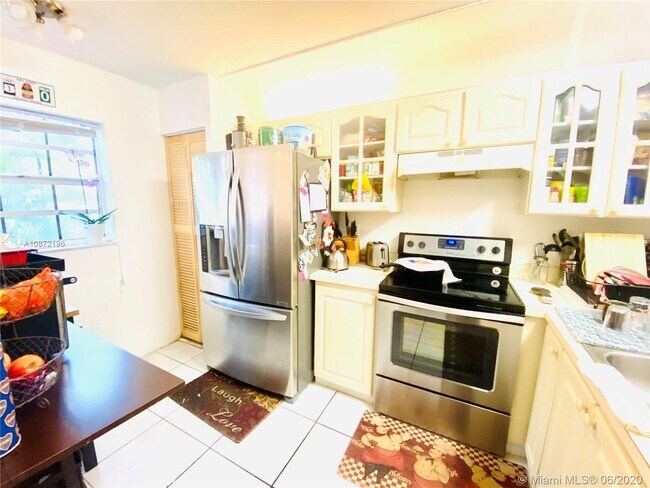 Foto del edificio - 422 NE 210th Cir Terrace