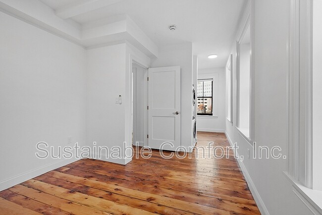 Building Photo - 205 Summer St