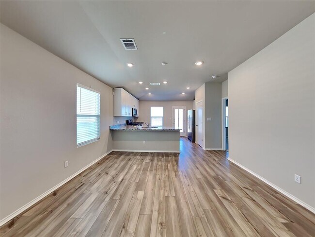 Building Photo - 5205 Sidesaddle Dr