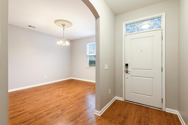 Foto del edificio - 432 War Admiral Ln