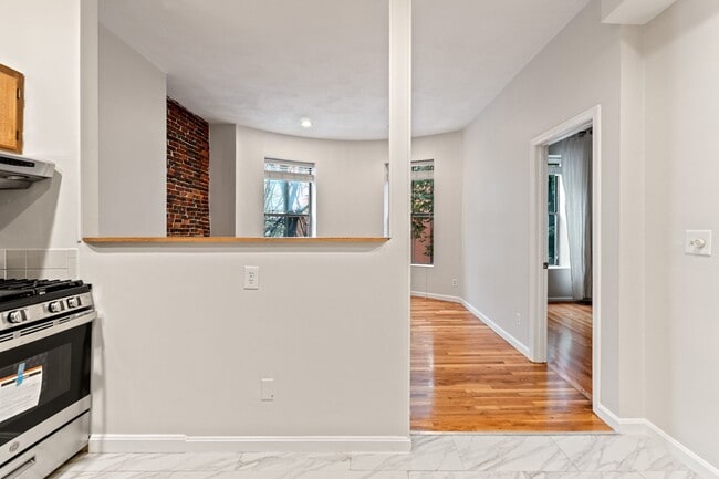 Photo - 4 Union Pk Apartment