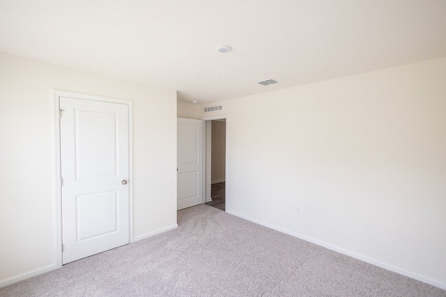 Building Photo - 677 Hillview Lp