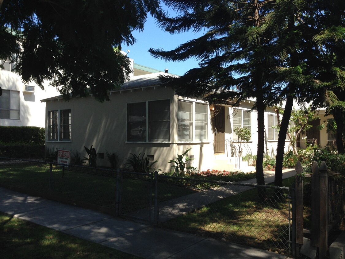 Foto principal - 1124 N Fuller Ave