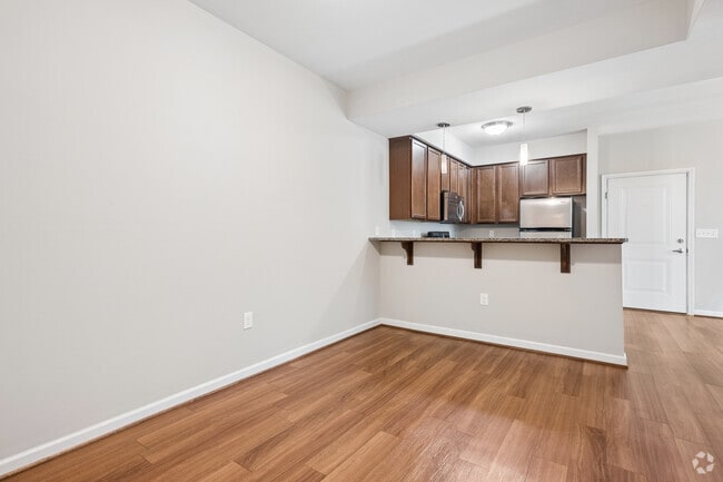 1BR, 1BA - 790SF - Dining Room - Westmont Apartments