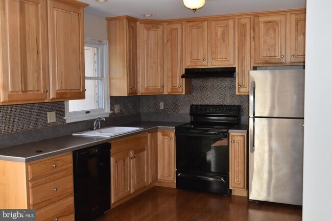 Building Photo - 6141 Haymarket Way
