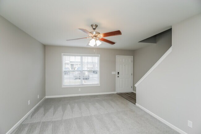 Building Photo - 409 W I Pky