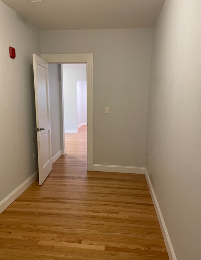 Foto del edificio - Avl 9/1 Renovated 1BR plus office w/heat i...