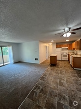 Building Photo - 17260 SW Heritage Ct