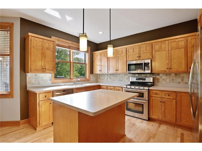 Building Photo - 8069 Enclave Bay