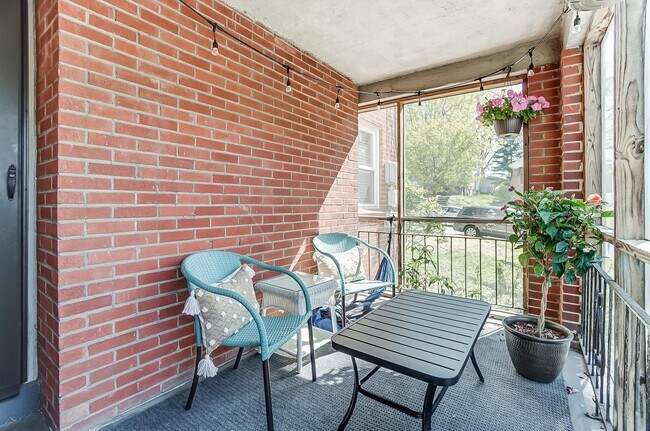 Foto del edificio - 5735 Doerger Ln