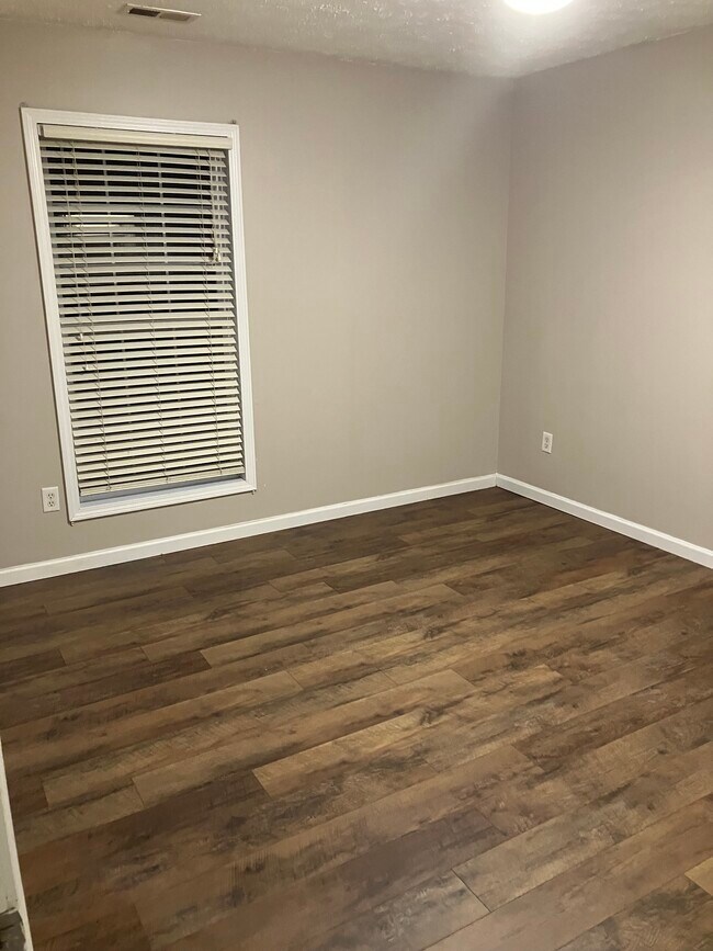 Maestro BR-1 - 237 Camelot Dr