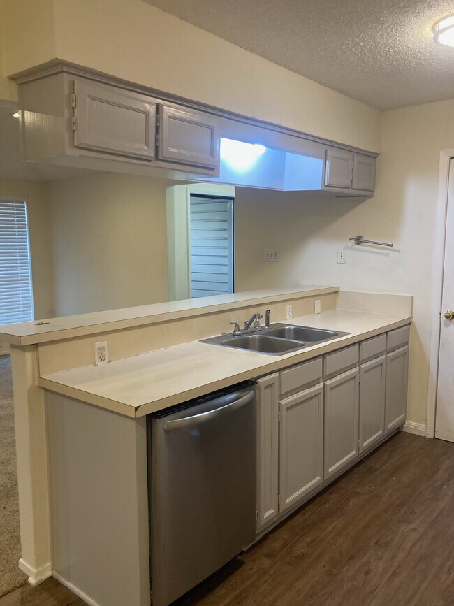 Foto del edificio - 7306 Amherst Dr