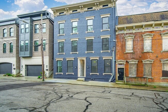 Building Photo - 303 Seitz St