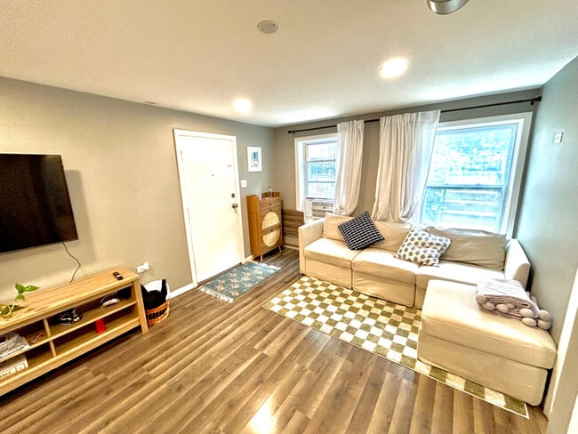 Photo - 3215 S Throop St Apartment